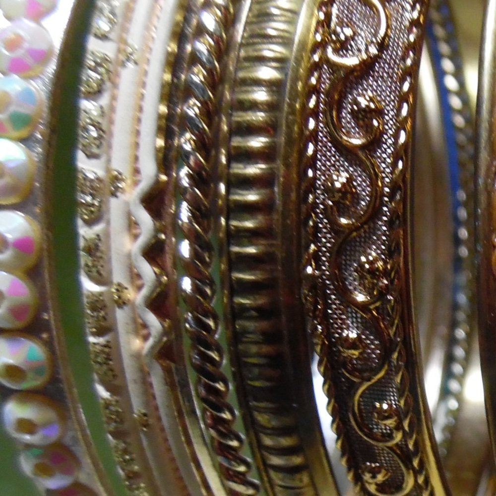 BANGLES! - Picture 3 of 4
